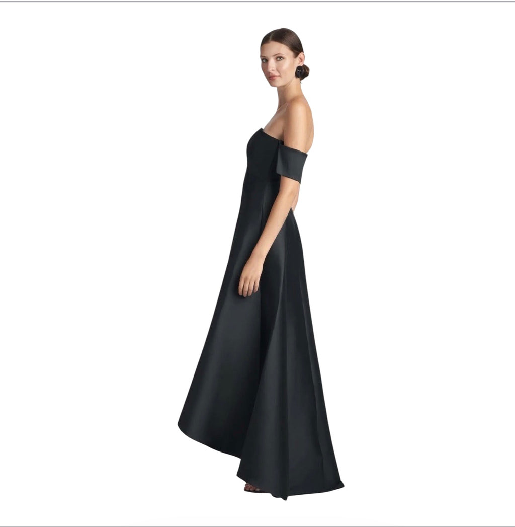 Sachin & Babi Agyness Strapless
Gown Size 10 $795