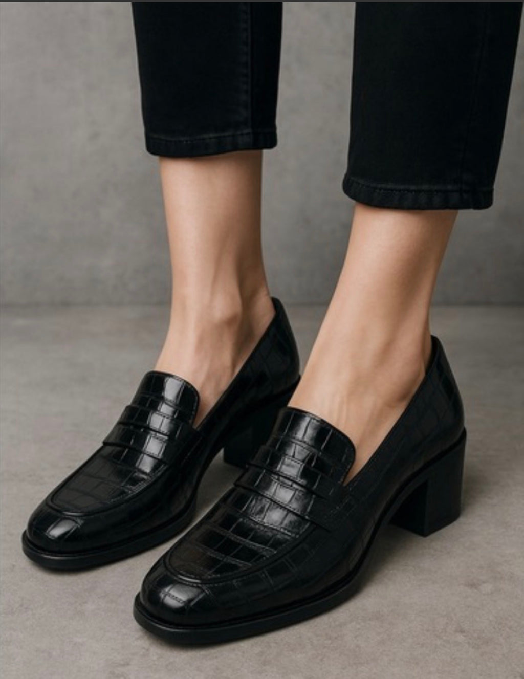 Aquatalia Riya Black Croc Embossed Penny Loafer Sz 7 $425