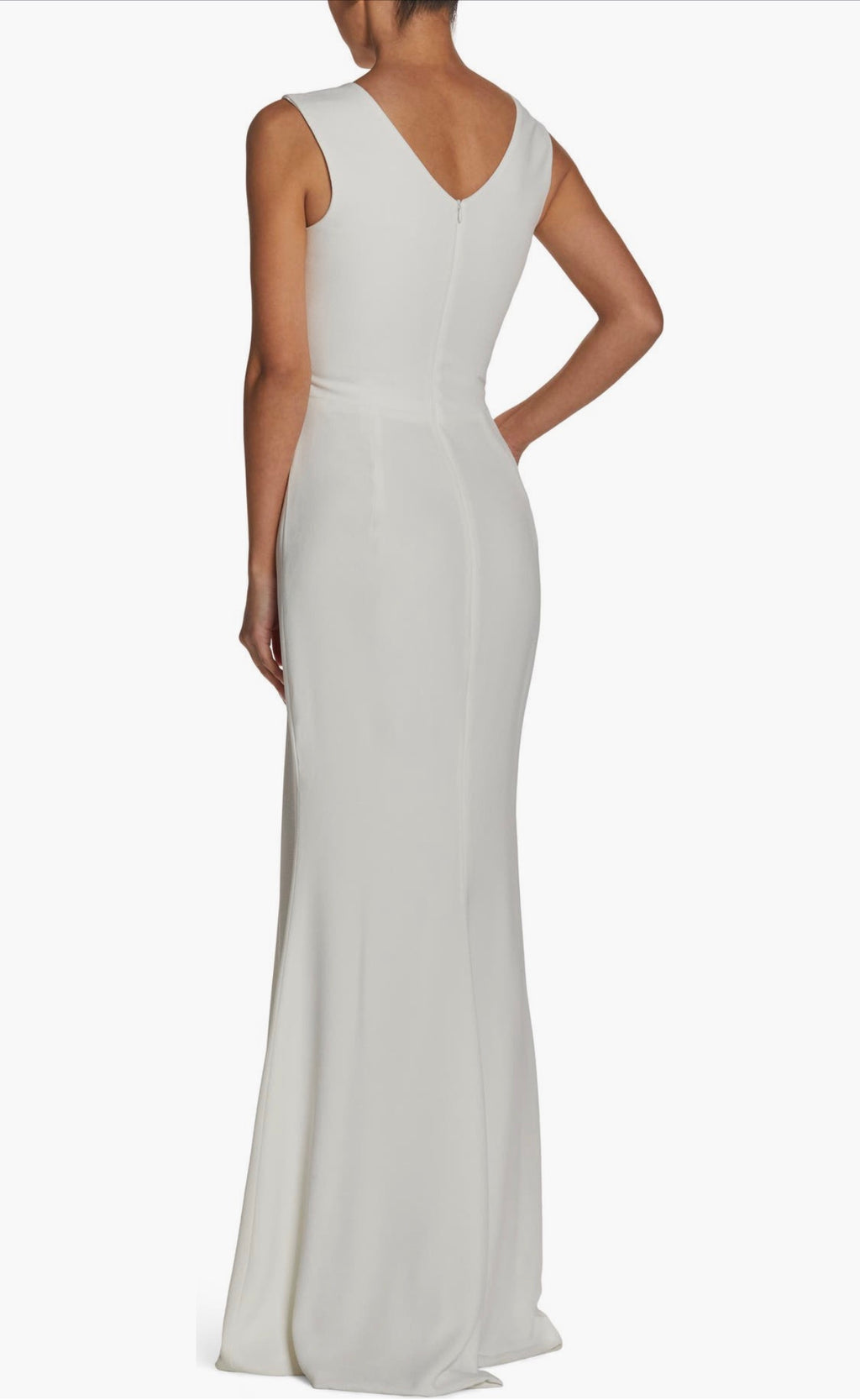 Dress the Population
Sandra Plunge Crepe
Trumpet Gown Off White Sz Small $198