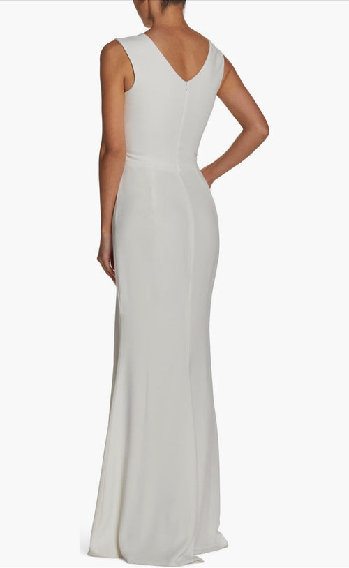 Dress the Population
Sandra Plunge Crepe
Trumpet Gown Off White Sz Small $198