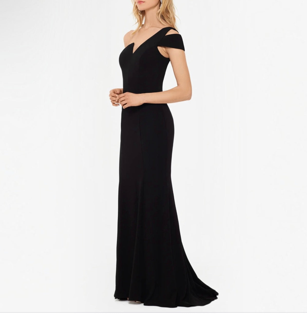 BETSY & ADAM One-Shoulder Scuba Crepe Black Gown Size 4