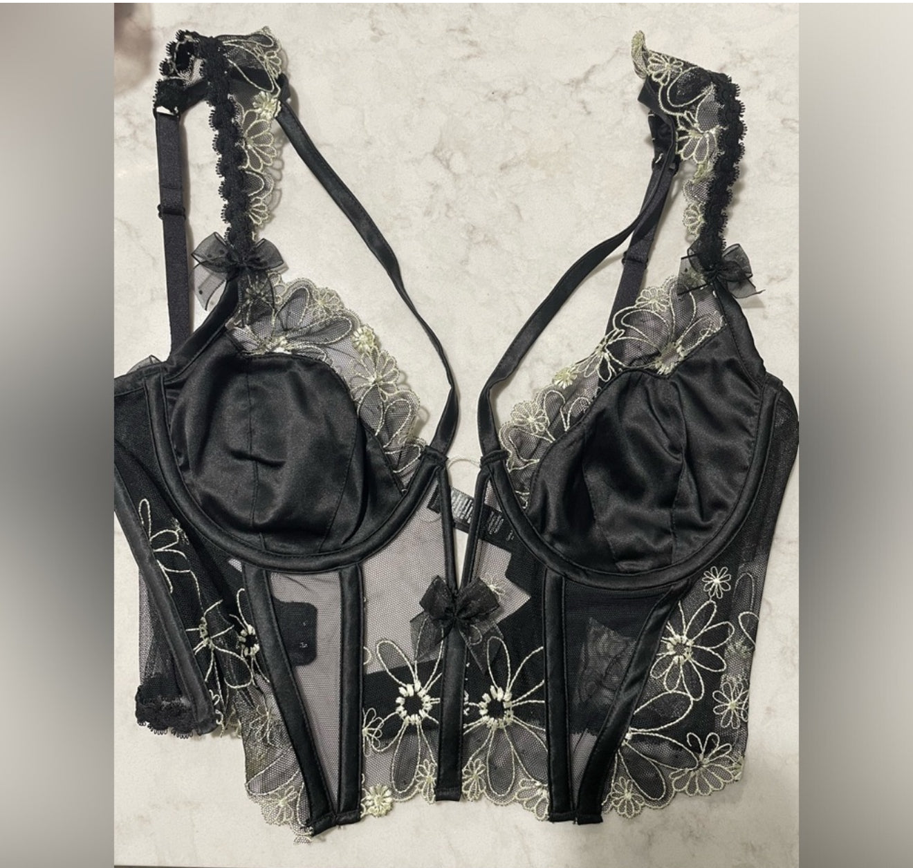 NWT For Love & Lemons
Underwire Bustier Daisy Print
Size 32C Black $119