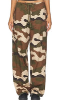 GOOD AMERICAN Parachute Pant in Fatigue Green Camo Sz Large
$139