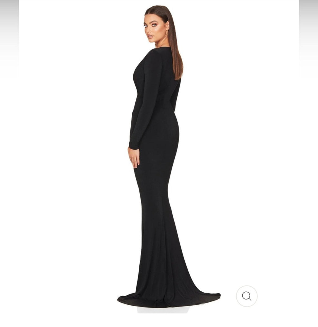 Nookie Plunge Neck Farrah
Gown in Black Sz XS $299