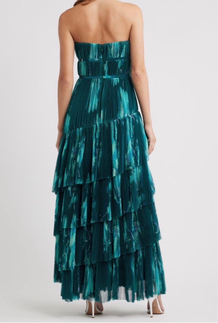 Hutch Lanza Strapless Tiered Tulle
Gown in Teal Bloom Size 2 $414