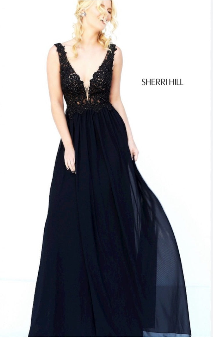 Sherri Hill Enticing Beaded Lace
Long Dress in Black Sz 0 $298