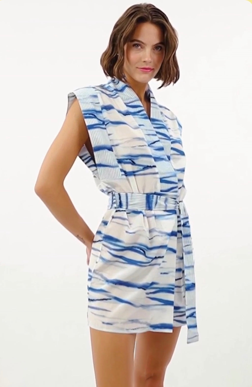 MY BEACHY SIDE
Janis BELTED TUNIC white & Blue One Size $405
