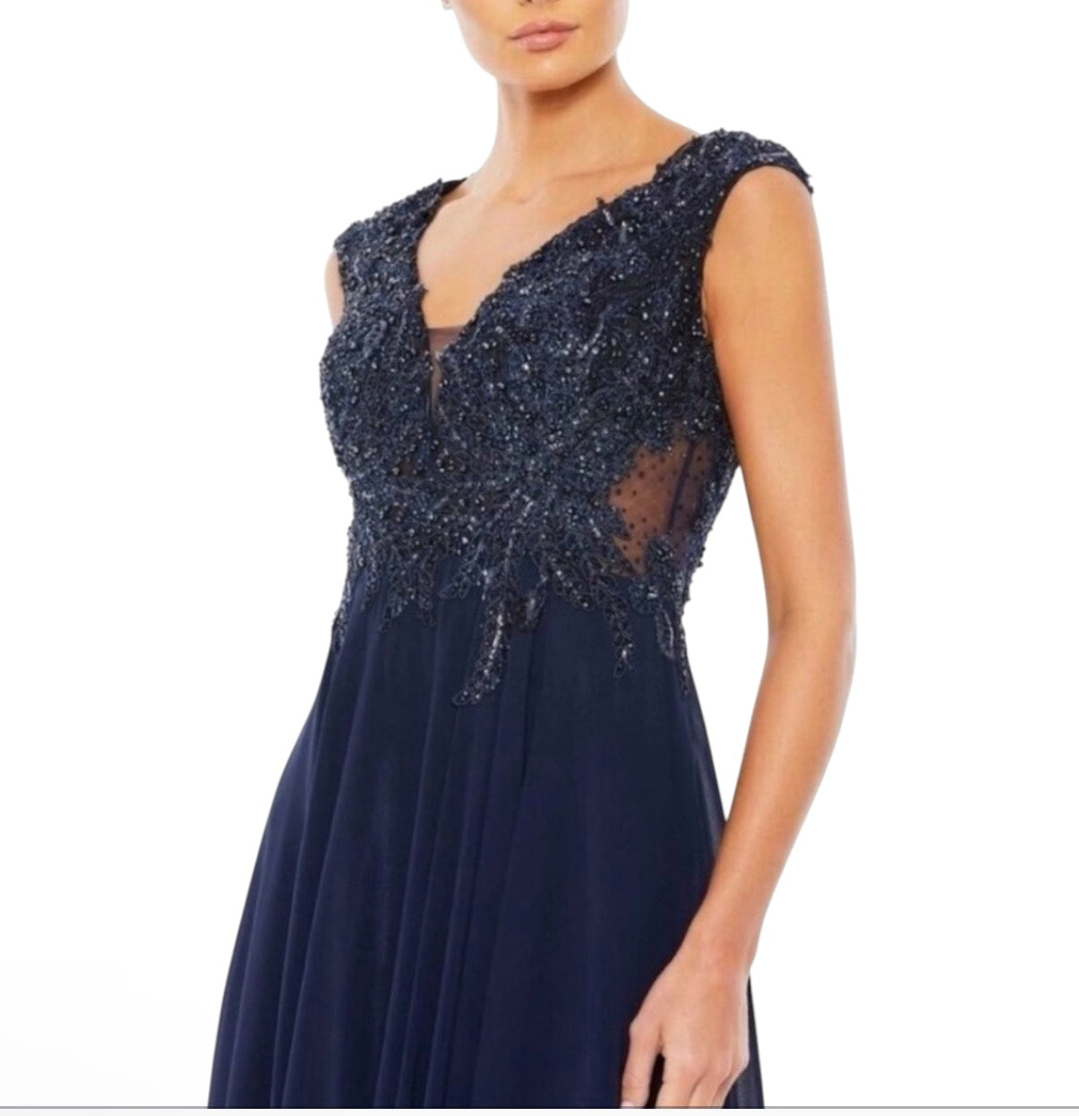 Mac Duggal 20264 Appliqued
Cap Sleeve Bodice Flowy Gown
Navy Sz 10