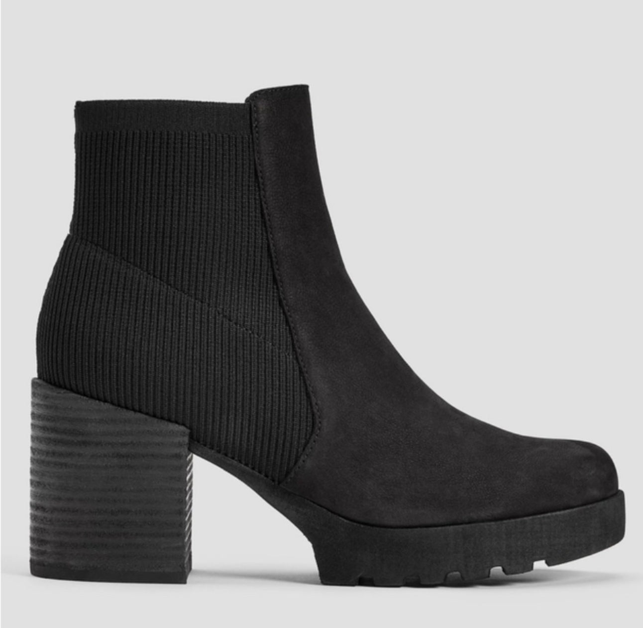 Eileen Fisher Farrah Leather
Tumbled Nubuck Bootie in Black Sz 8.5
$275