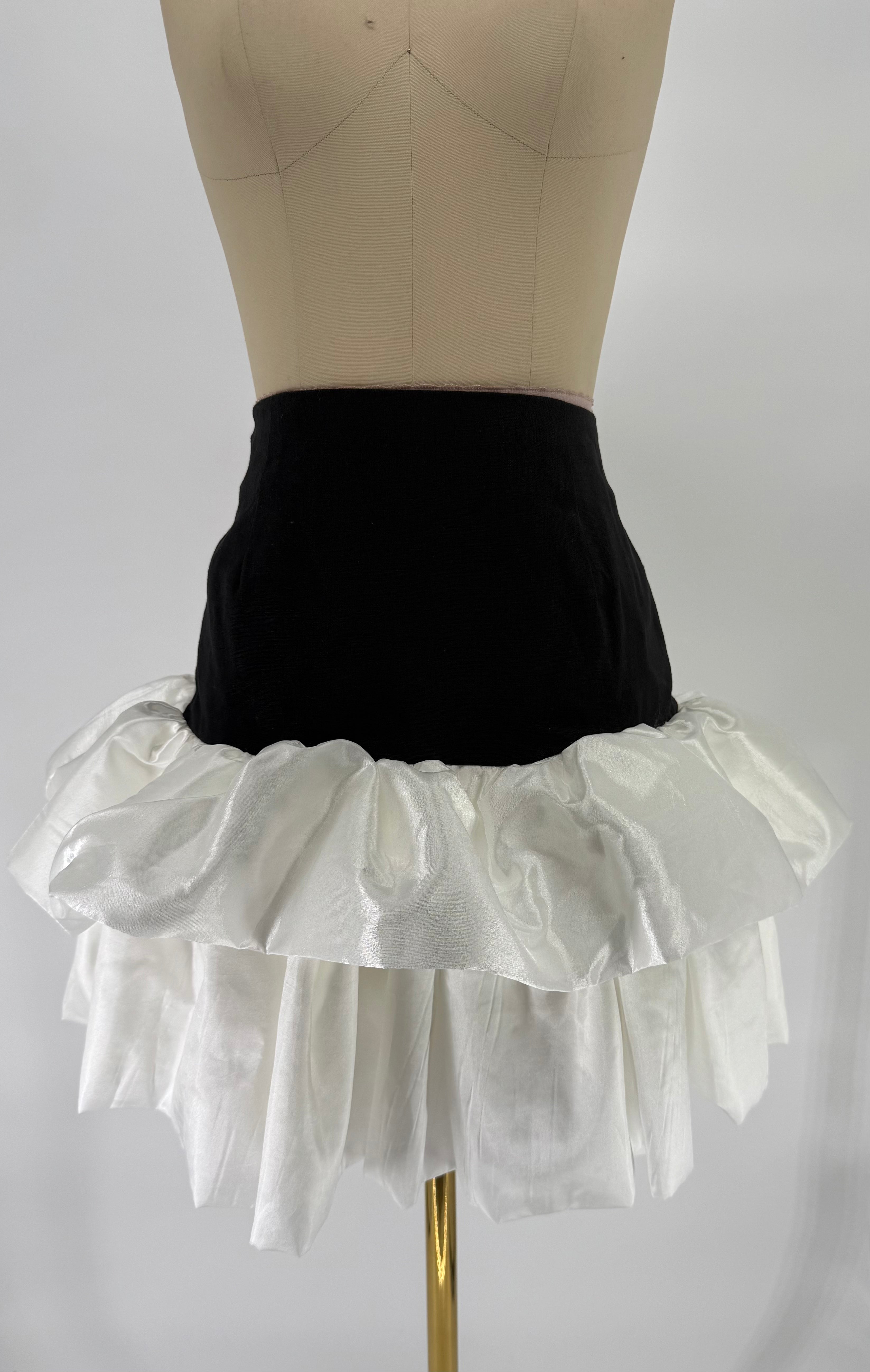 Miscreants London Ruffle Mini Skirt
Black & White Sz UK 8 US 4 $295