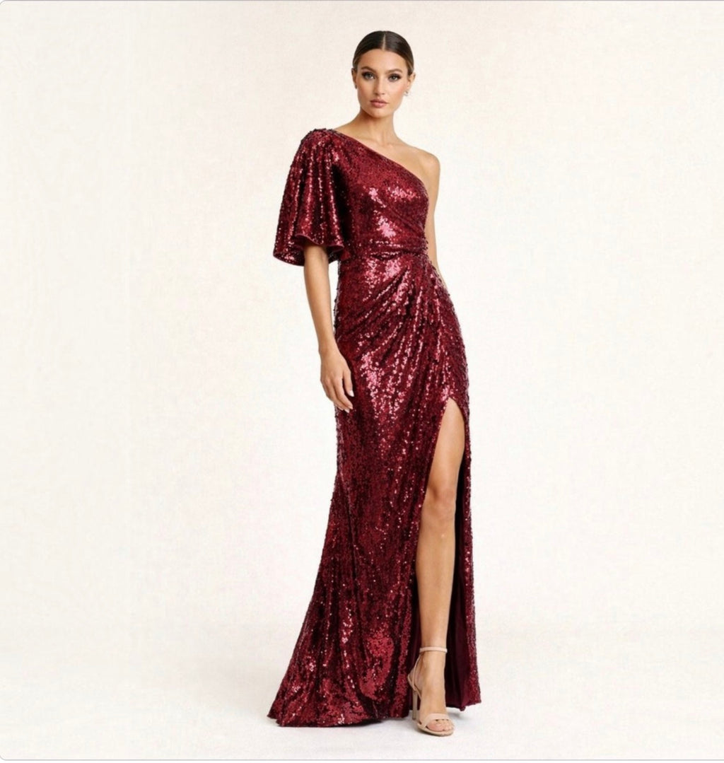 Mac Duggal 93540 Burgundy
Sequin One Shoulder Gown High Slit Size 8