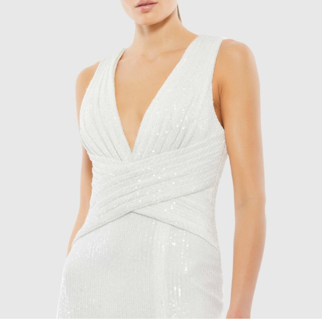MAC DUGGAL V-NECK SEQUIN WRAP WAIST GOWN WHITE
26598