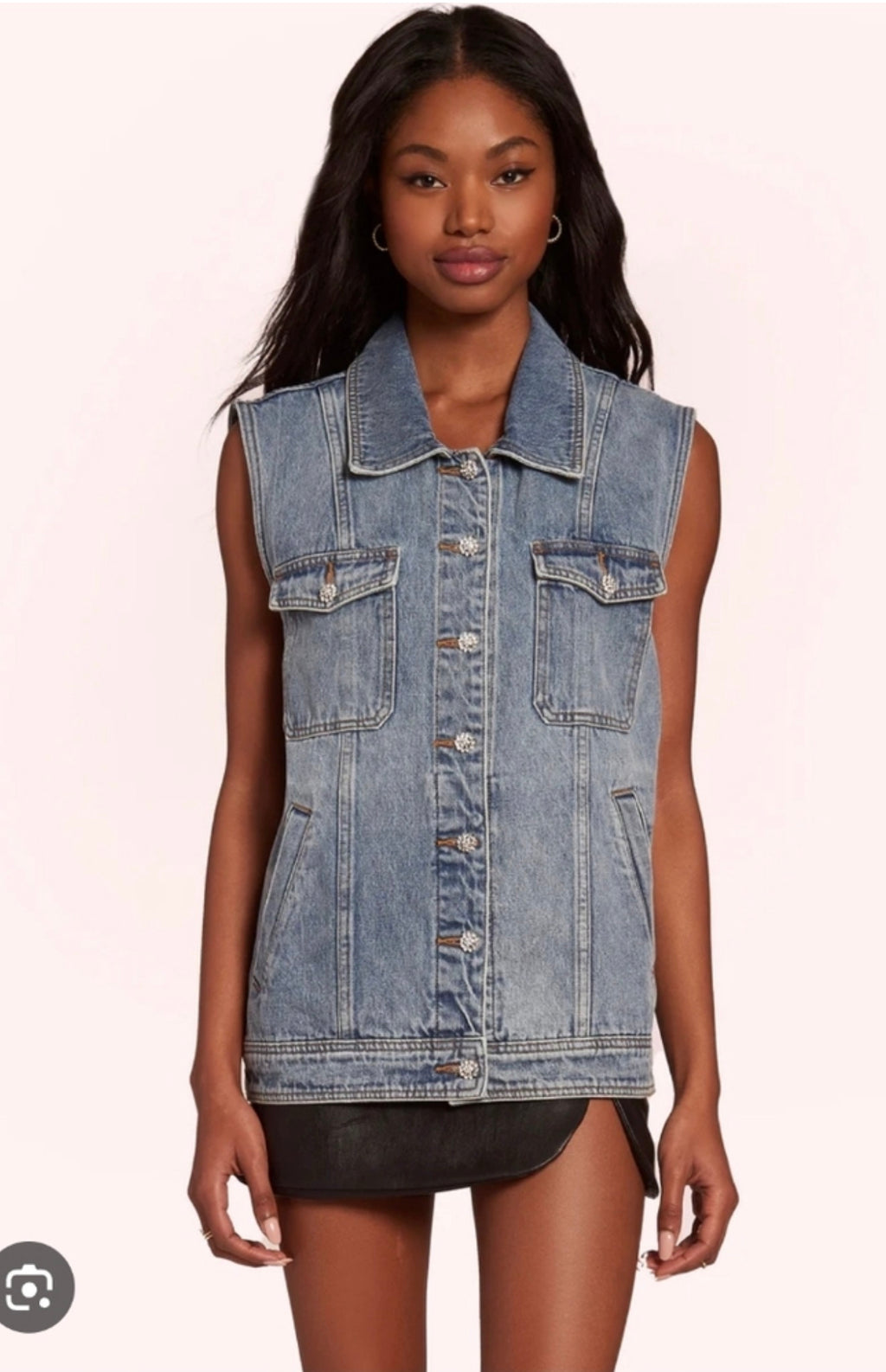 AMANDA UPRICHARD
RHINESTONE EMBELLISHED BUTTON
GREYSON DENIM VEST Sz XS $180