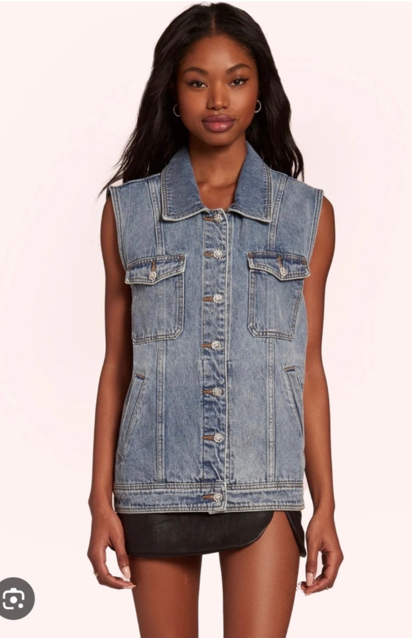 AMANDA UPRICHARD
RHINESTONE EMBELLISHED BUTTON
GREYSON DENIM VEST Sz XS $180