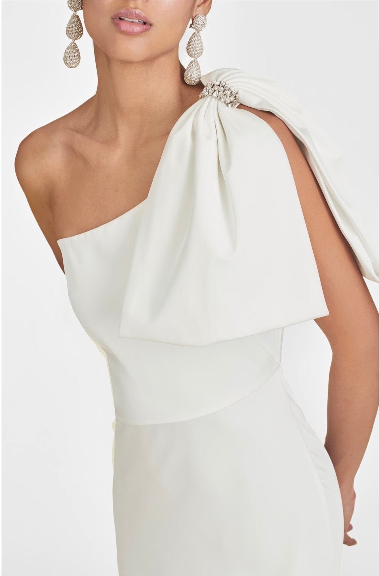 SACHIN & BABI
Valeria Single-Shoulder Gown Sz 8
$995