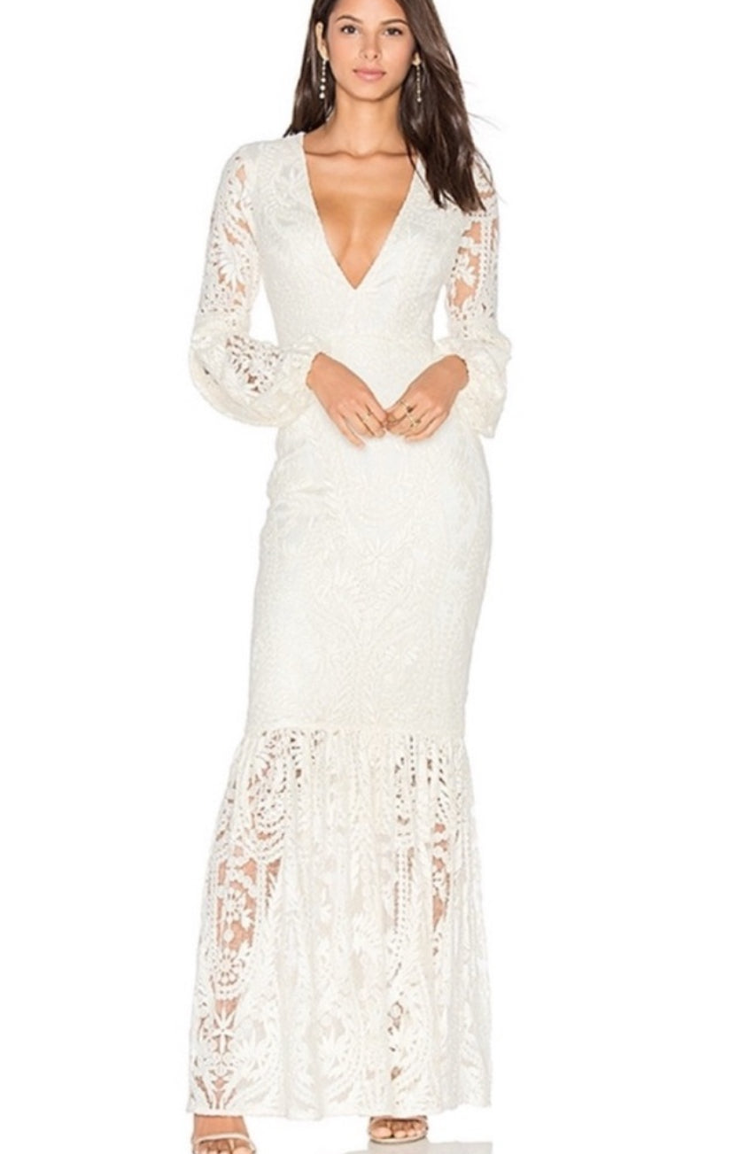 Tularosa x Revolve Ivory Cliffside Lace Gown
Size 6 $348