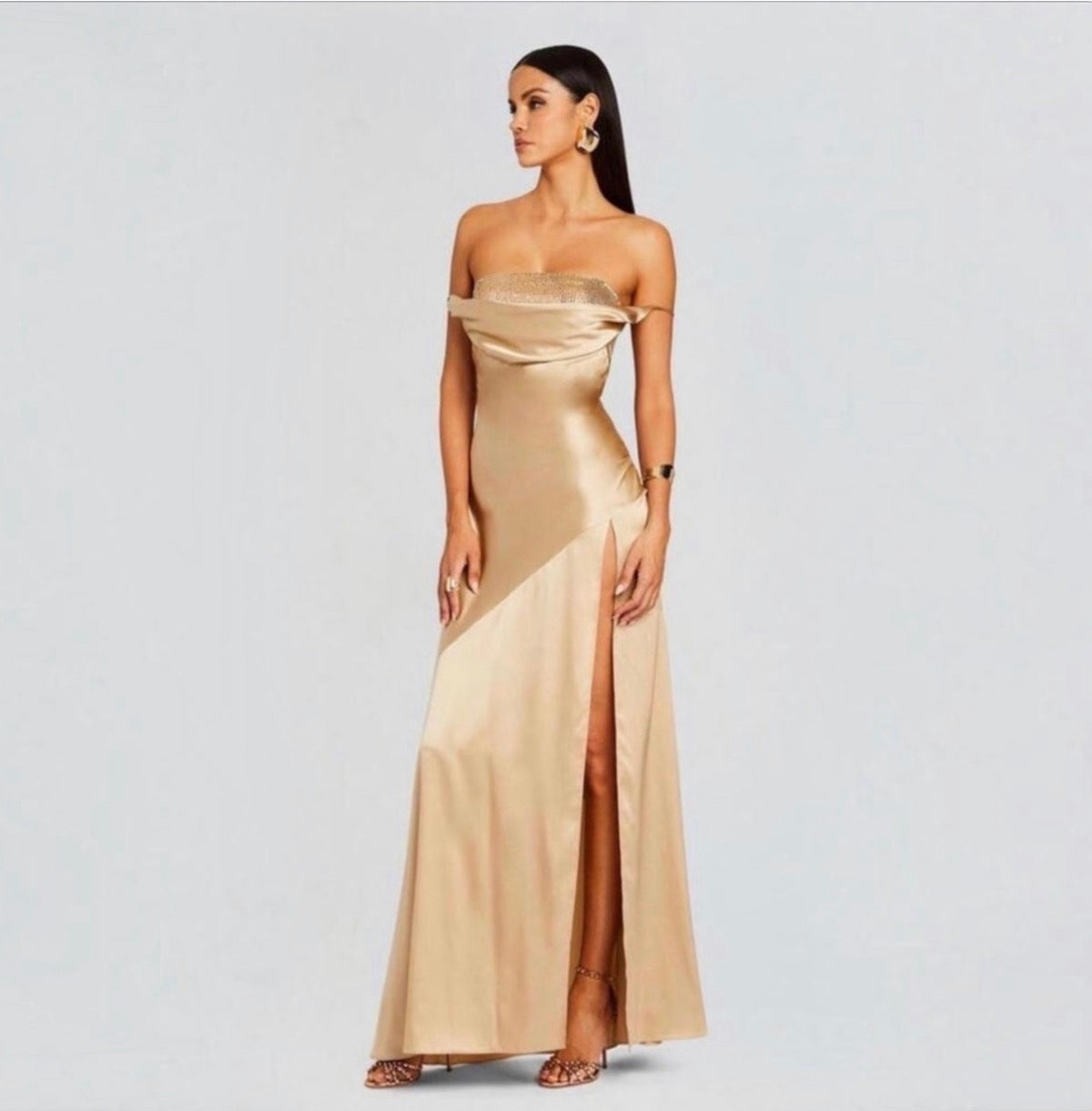 Retrofete Emery Crystal
Sequin Embellished Maxi Dress in Nude Sz Large