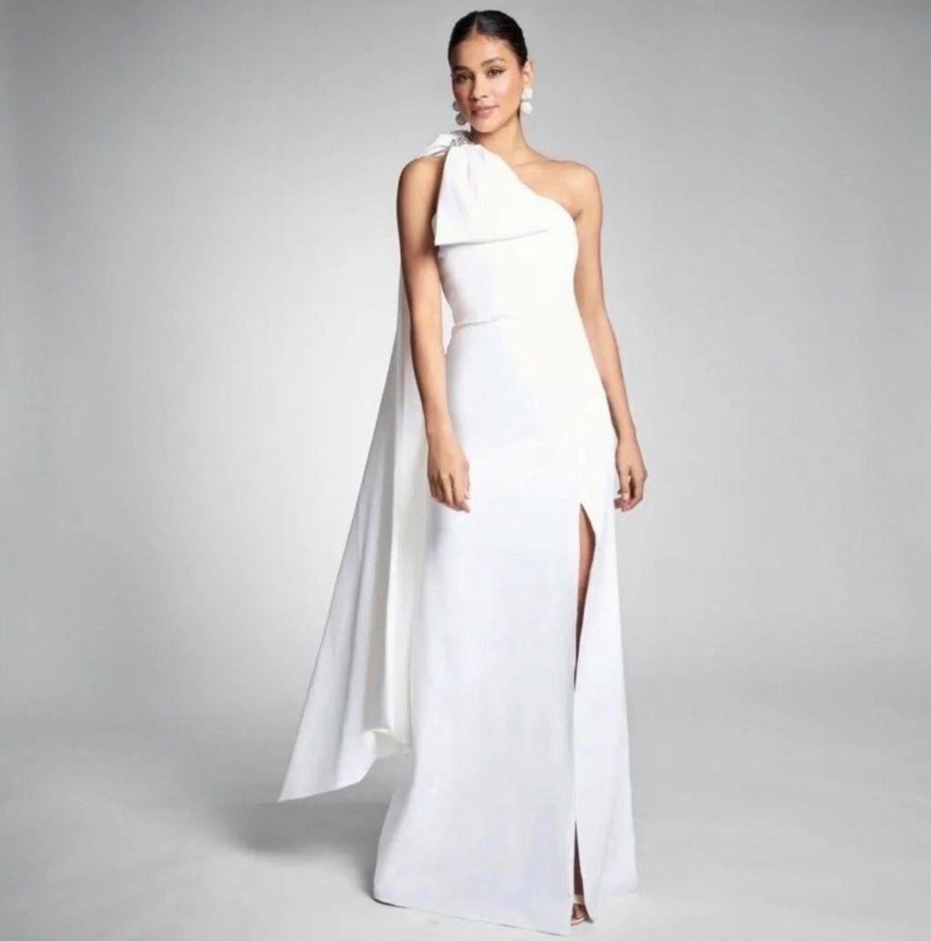 SACHIN & BABI
VALERIA SINGLE-SHOULDER GOWN in Ivory White Sz 8