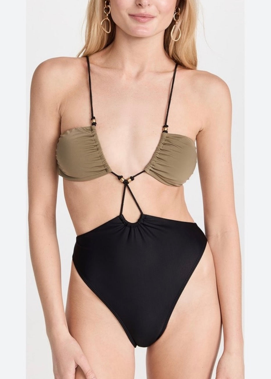 VIX Paula Harmony Solid GI
One Piece Swimsuit Olive Black Sz
Large $268