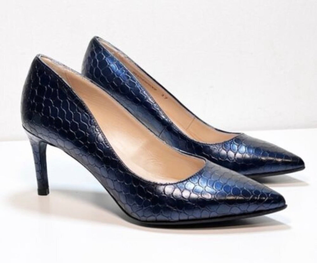 Ron White "Cynthia" Pointed Toe Navy Blue Croc Embossed Heel Sz 37 $575