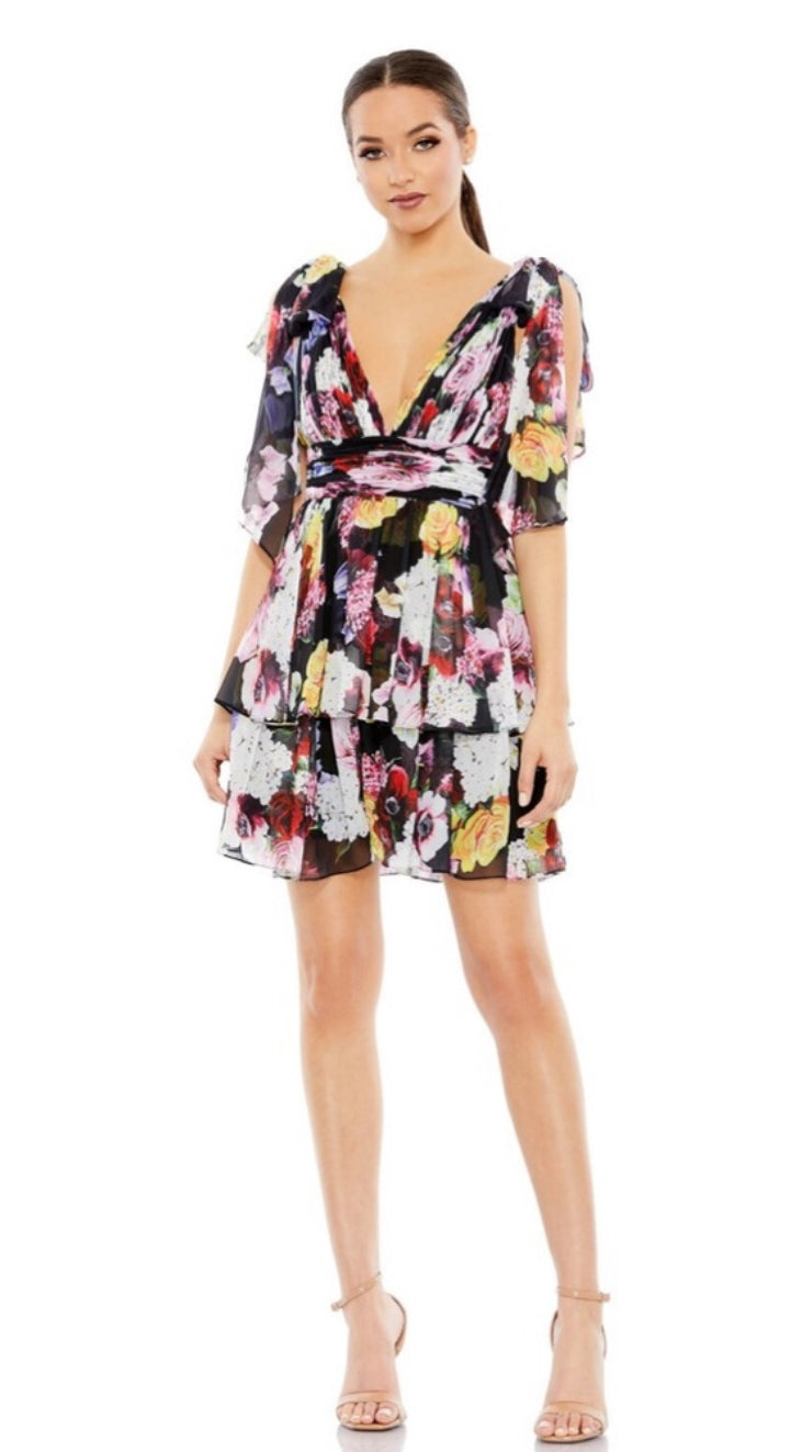 IEENA for Mac Duggal #55837
Floral Bow Strap V-Neck Mini Dress Size 2 $298
