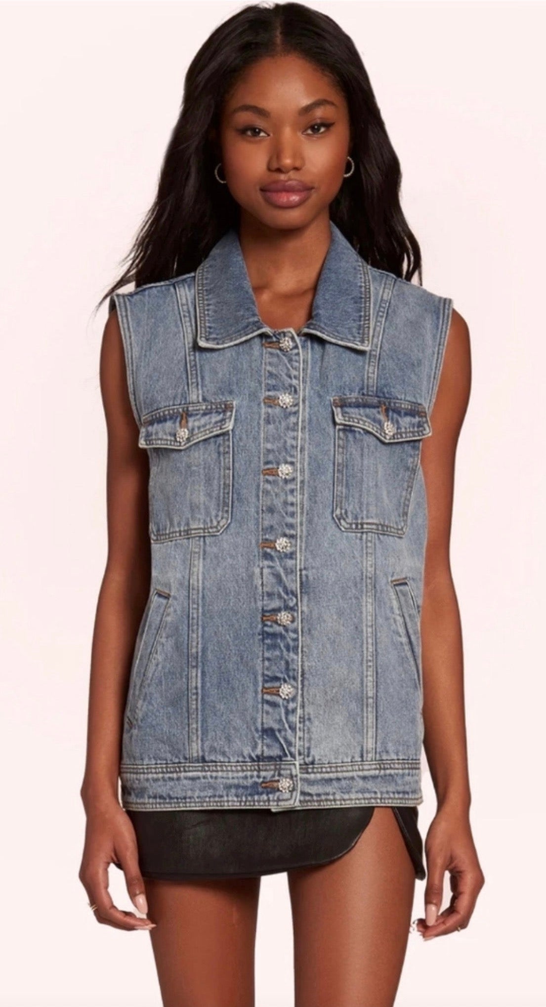 AMANDA UPRICHARD
RHINESTONE EMBELLISHED
BUTTON
GREYSON DENIM VEST Sz Small
$180