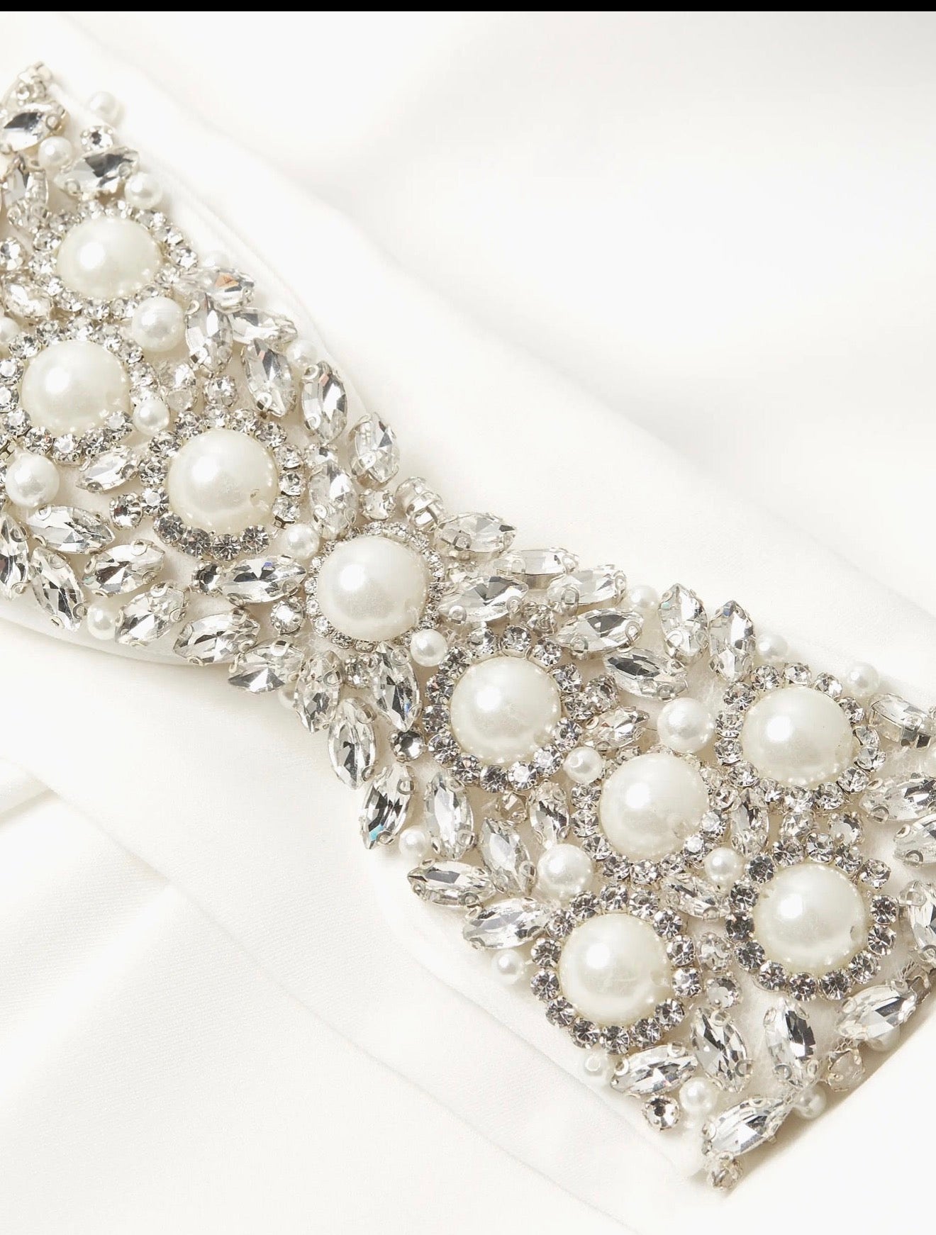 Sachin & Babi
Lourdes Strapless Beaded Bow
Gown Ivory Sz 10 $998