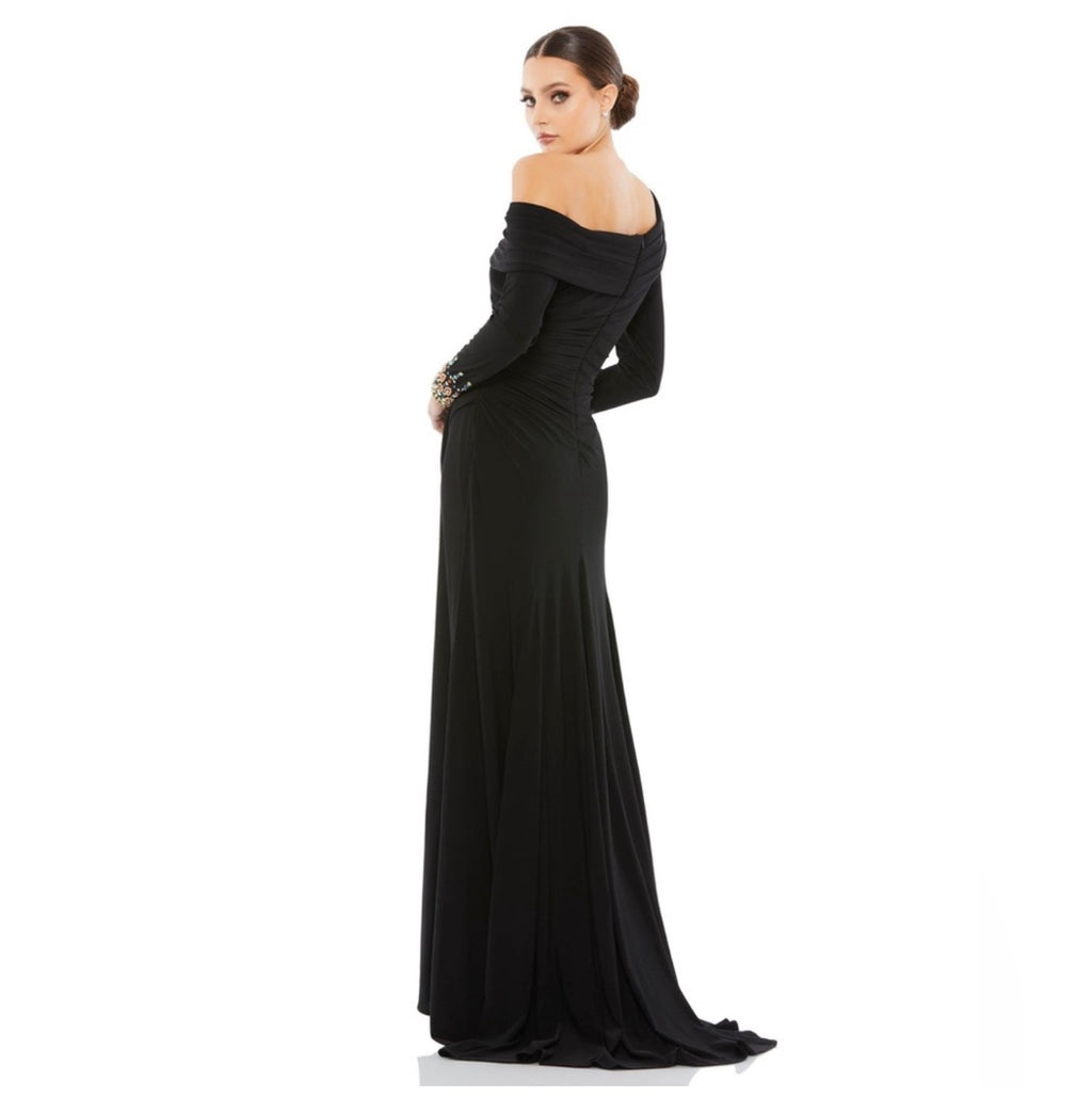 Mac Duggal 12527
Bead Cuff Drop Shoulder Gown
Black Sz 8 $398