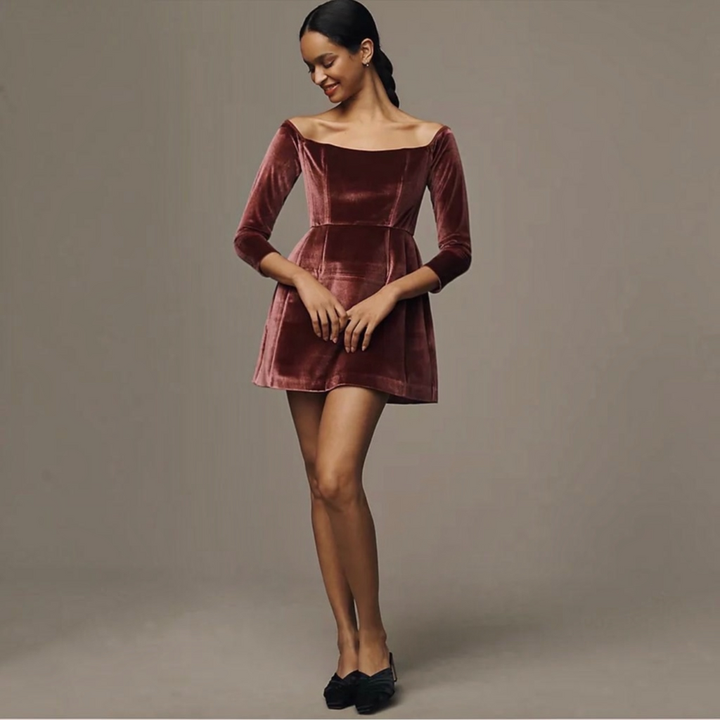 Hutch Long-Sleeve Square-Neck
Velvet Mini Dress Dusty Rose Sz 4