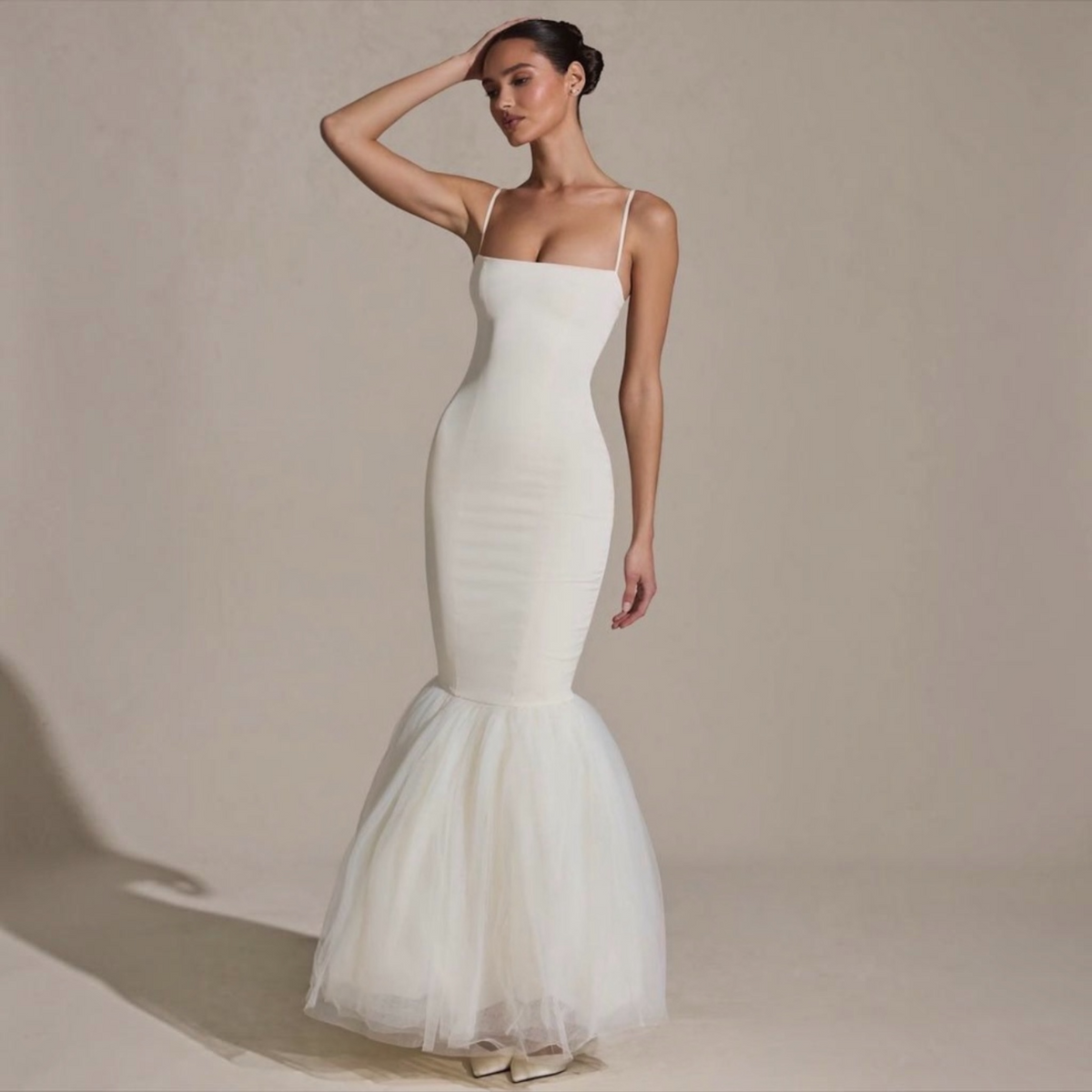 Oh Polly Adelpha Tulle Hem
Fishtail Gown Ivory US Size 6