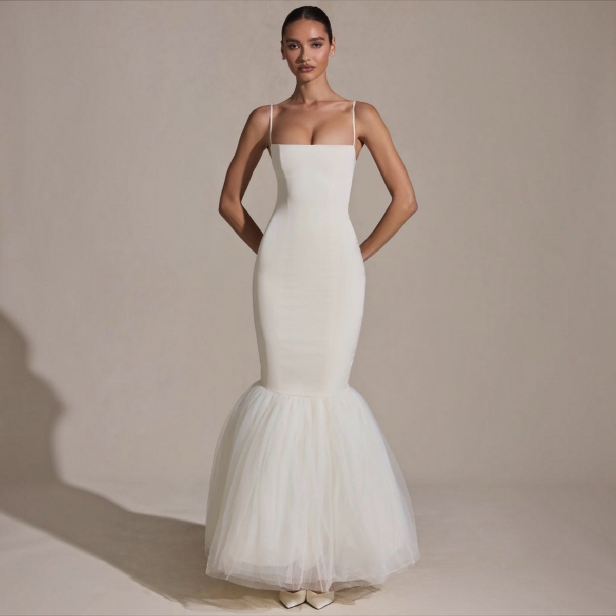 Oh Polly Adelpha Tulle Hem
Fishtail Gown Ivory US Size 6
