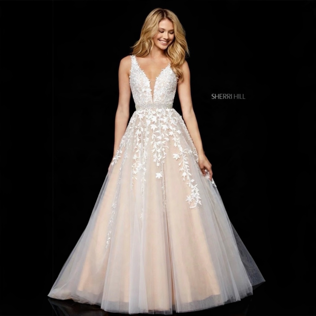 Sherri Hill 11335 Ivory Nude Lace
Ball Gown Sz 0